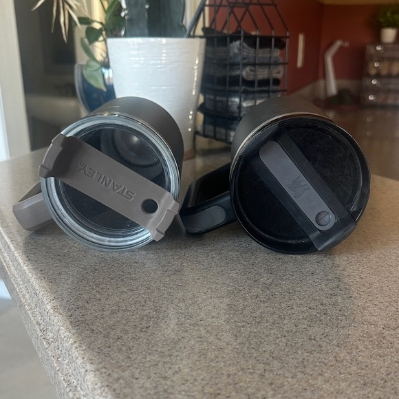 Stanley Matte Black Travel Mug Duo - Picture 6 of 9